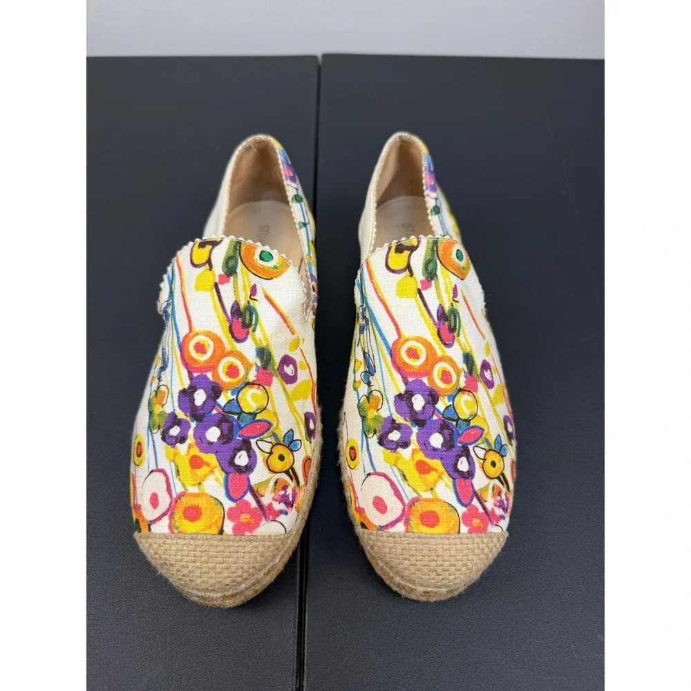 Stuart Weitzman Multicolor Floral Canvas Espadrille Loafers‎ Scalloped Trim Flat